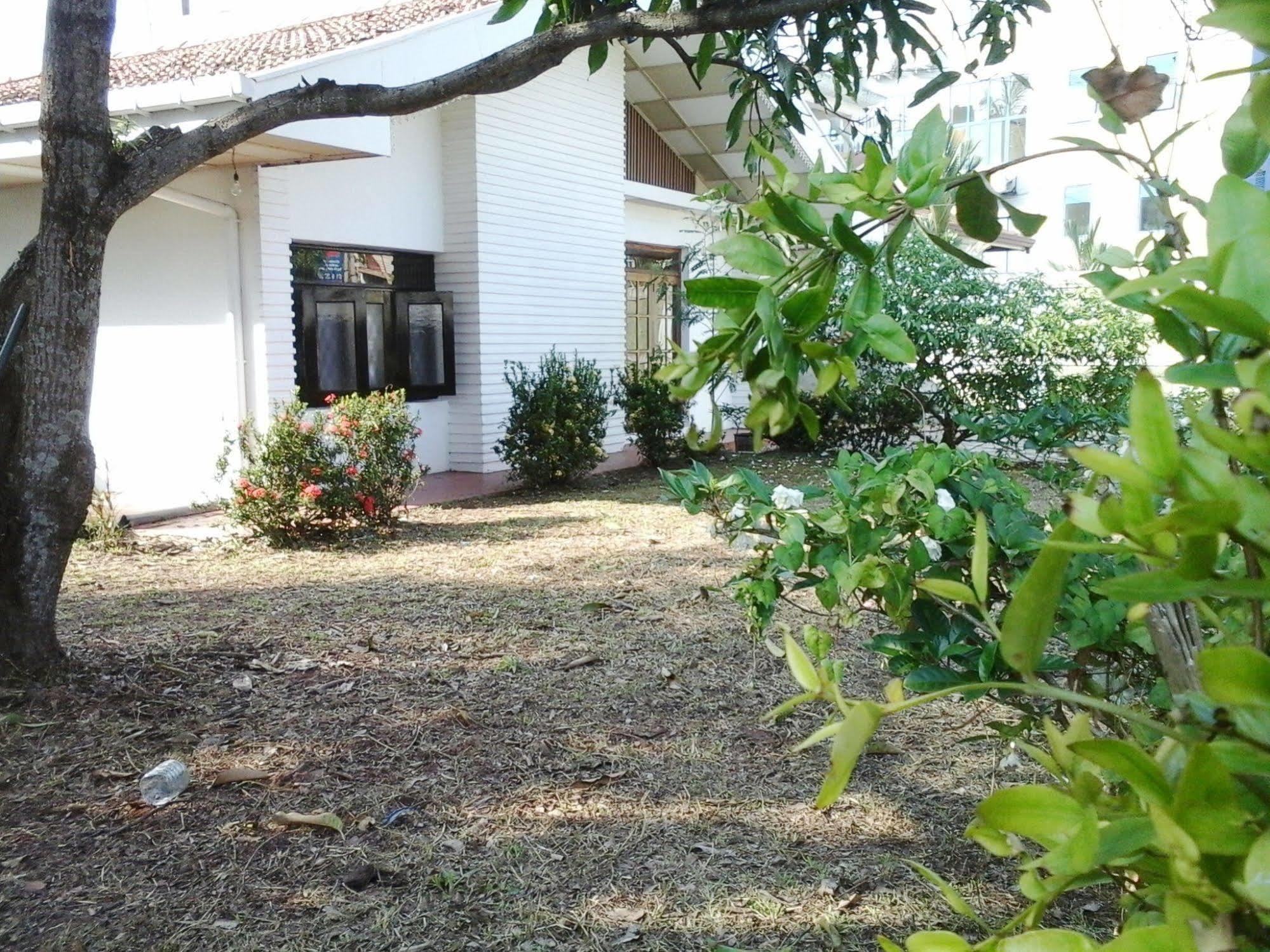 Mazz Homestay Negombo Extérieur photo