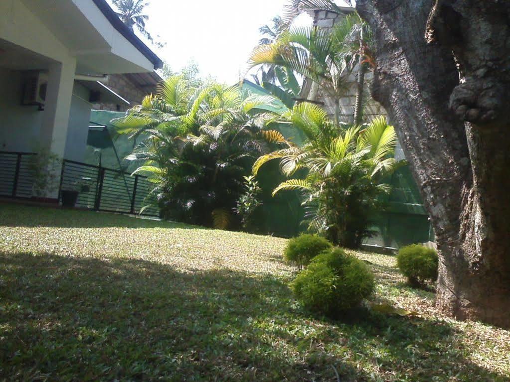 Mazz Homestay Negombo Extérieur photo